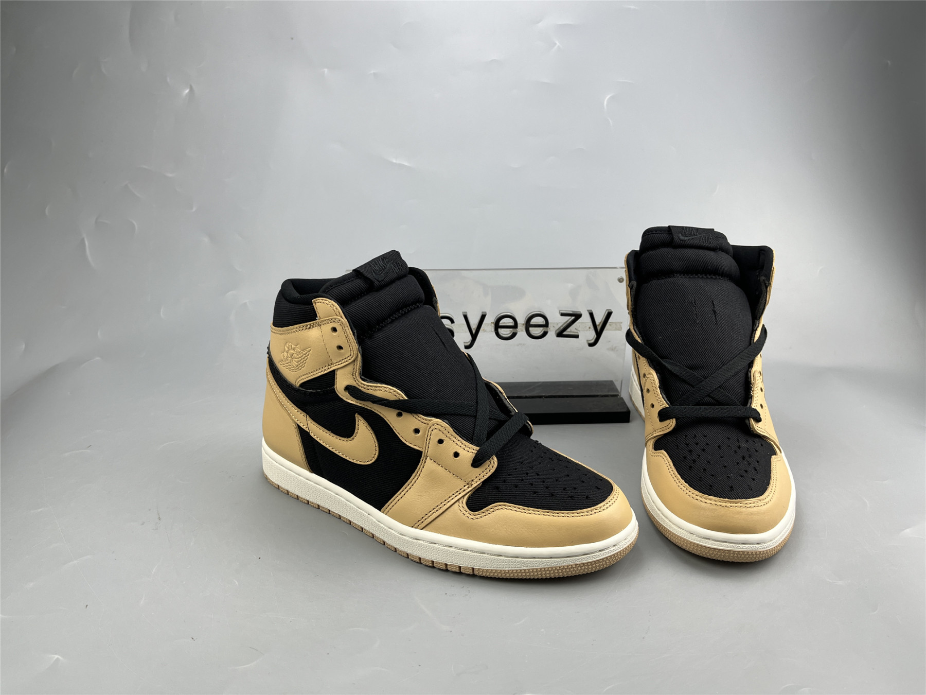 UA AIR JORDAN 1 RETRO HIGH OG 