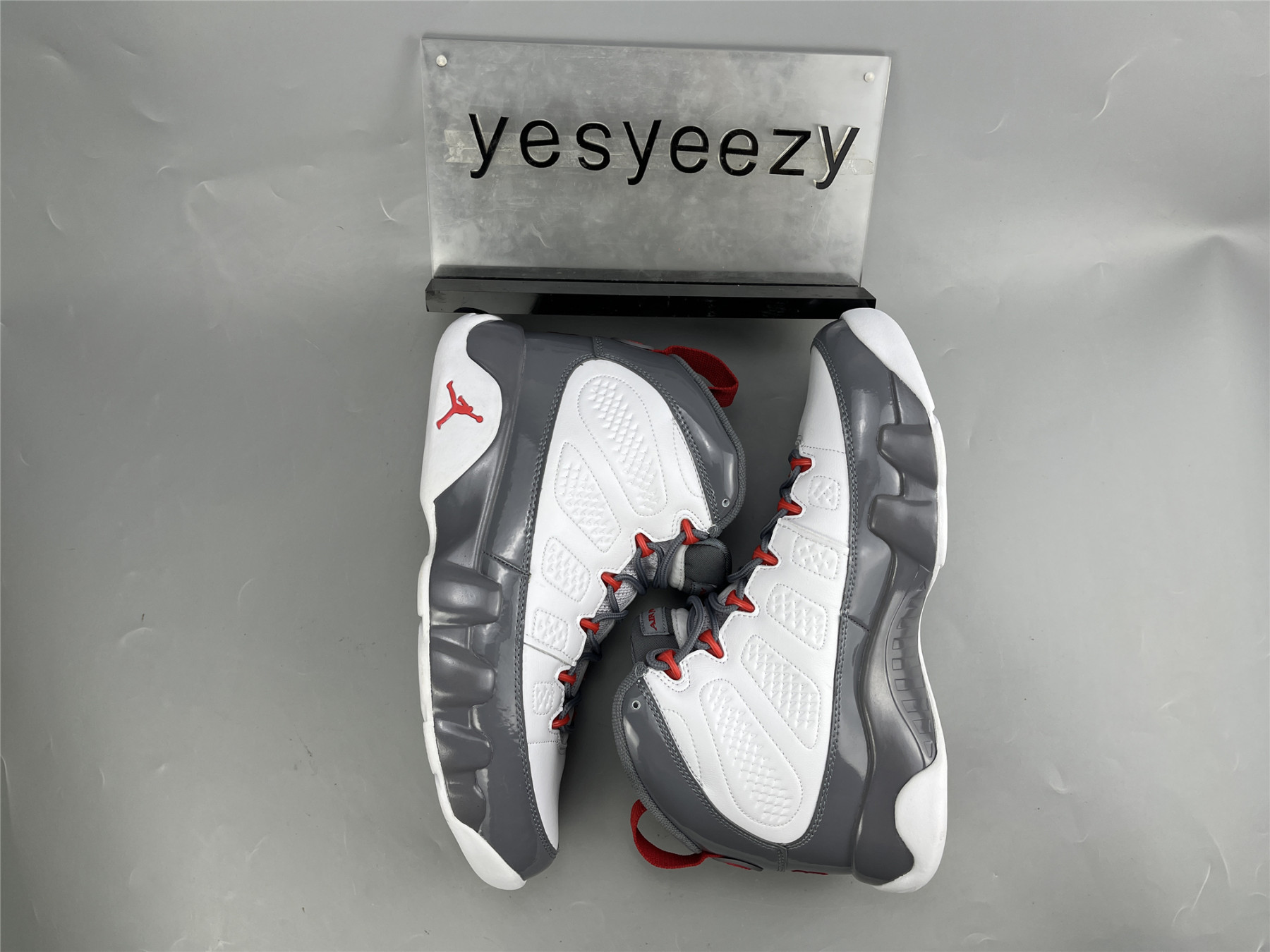 UA AIR JORDAN 9 RETRO 