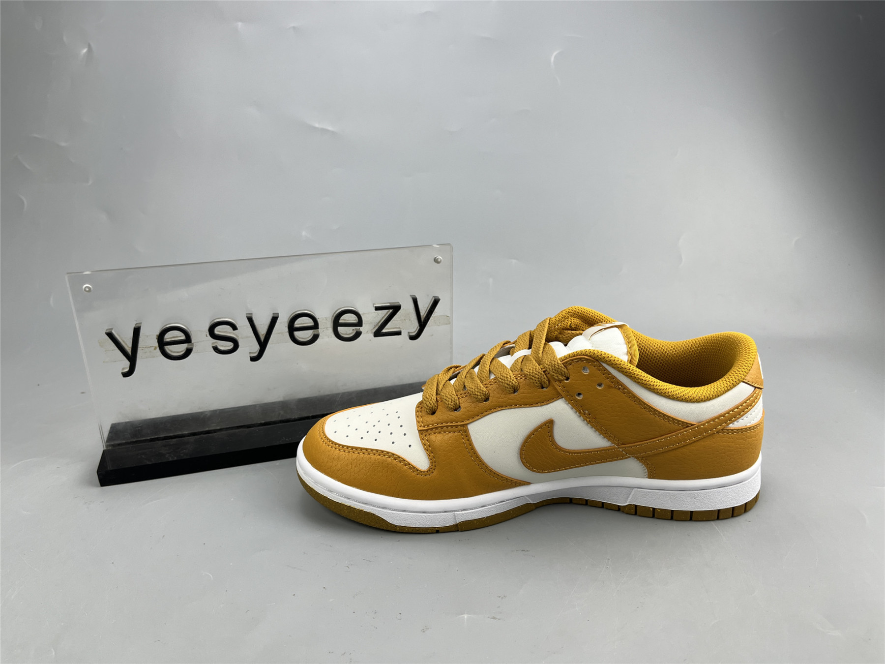 ua nike wmns dunk low next nature 