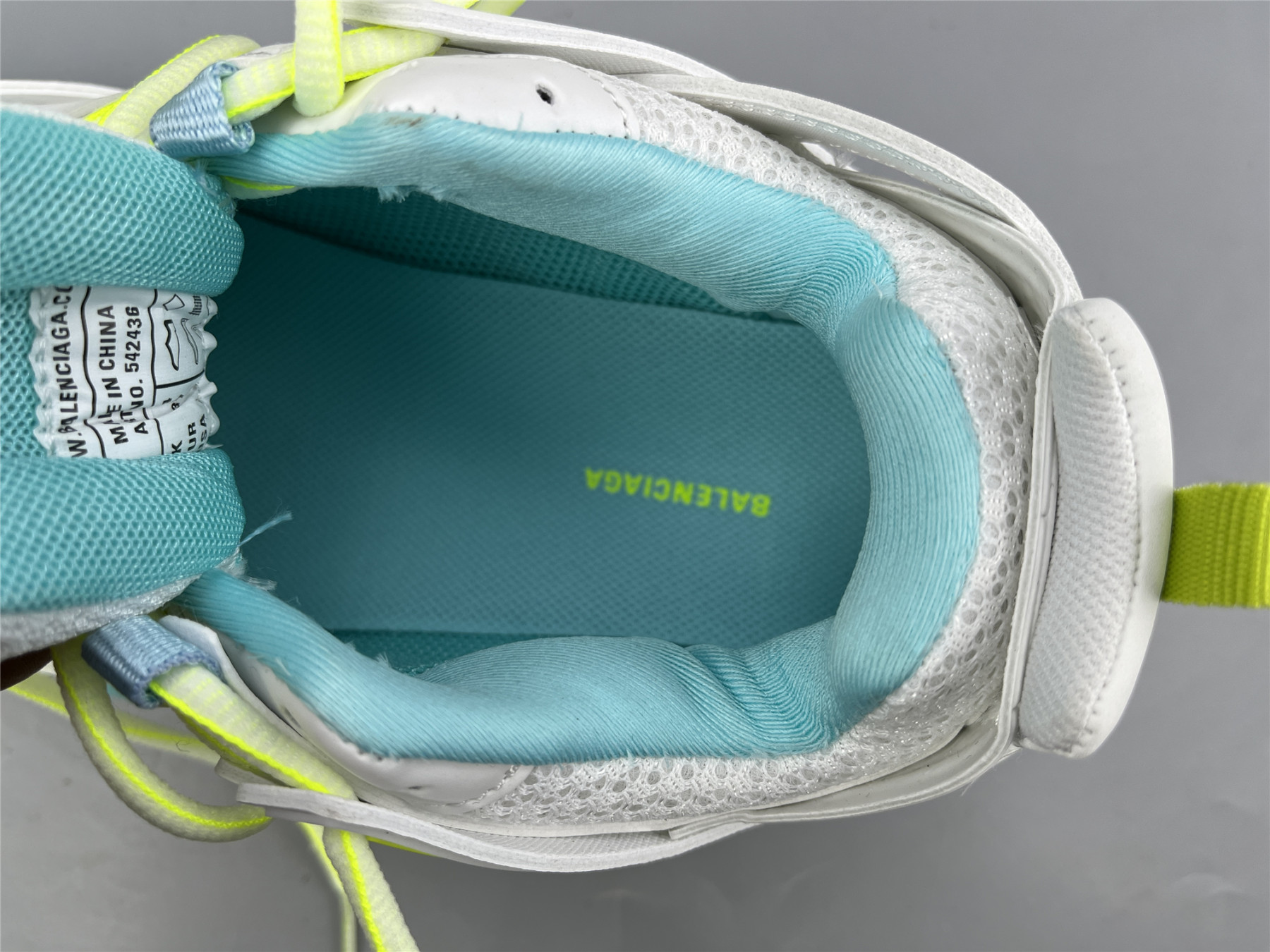 UA TRACK SNEAKER WHT FLUO Y TURQ