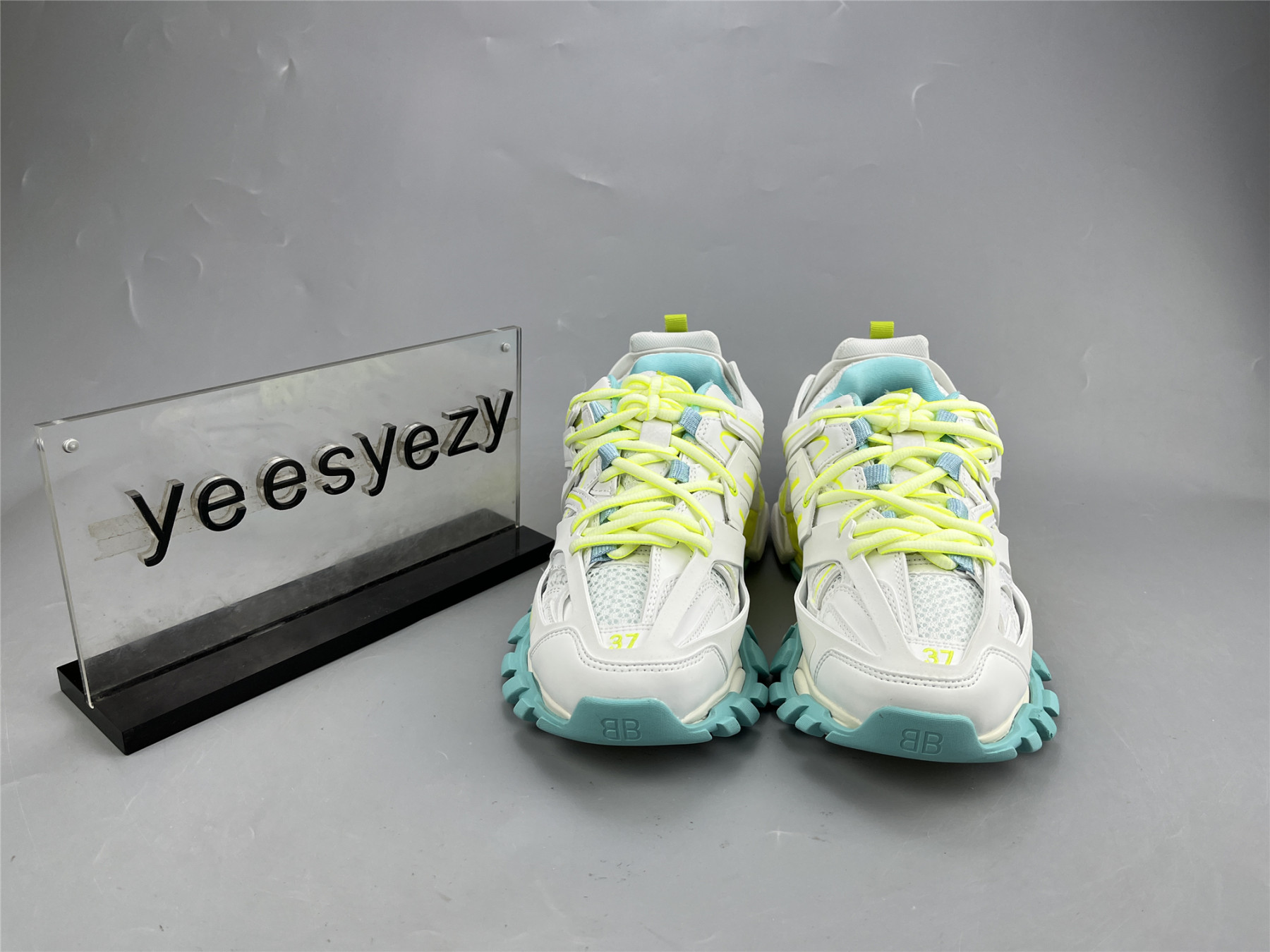 UA TRACK SNEAKER WHT FLUO Y TURQ