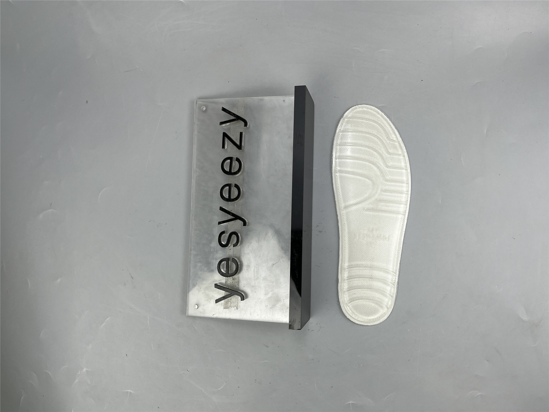UA TRACK SNEAKER SILVER COLORBLOCK