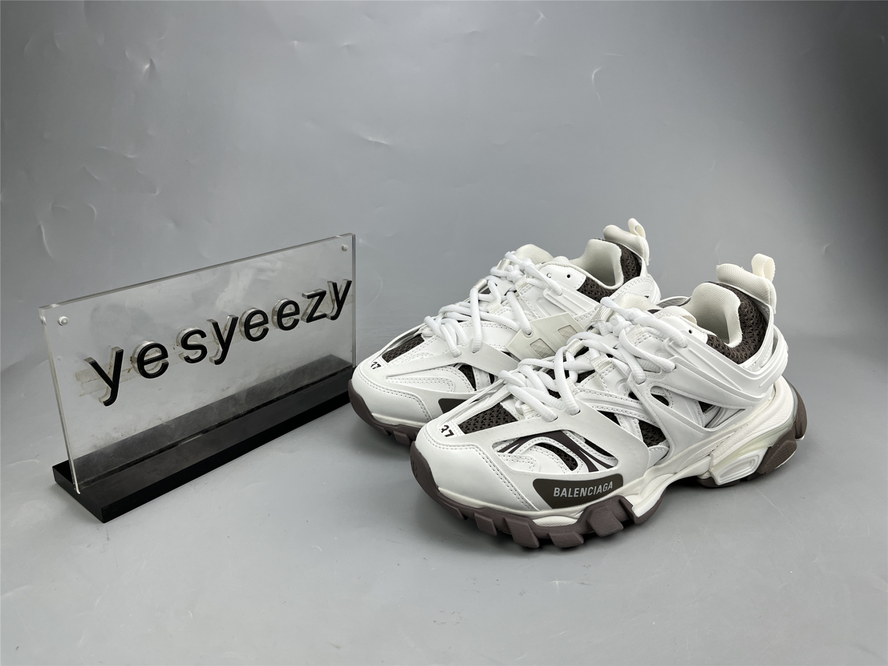 UA TRACK SNEAKER SILVER COLORBLOCK