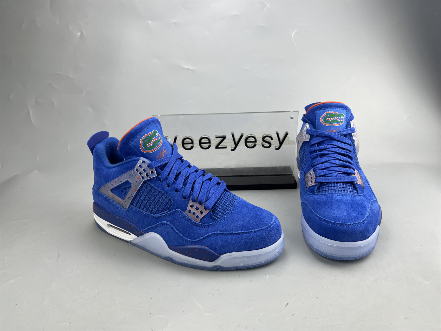 UA AIR JORDAN 4 