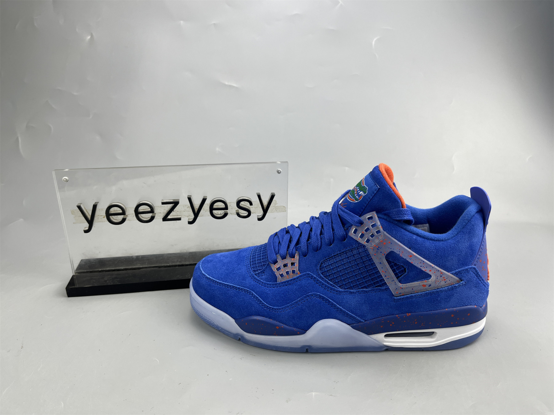 UA AIR JORDAN 4 