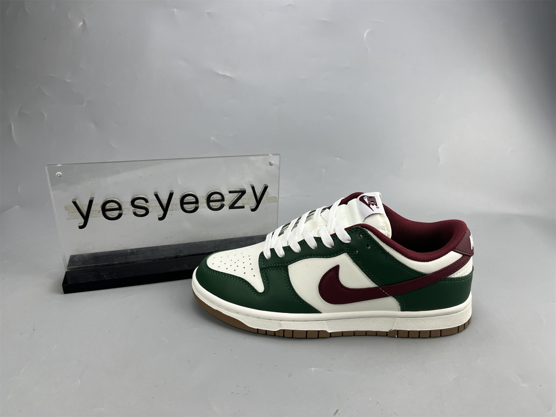 UA NIKE DUNK LOW 