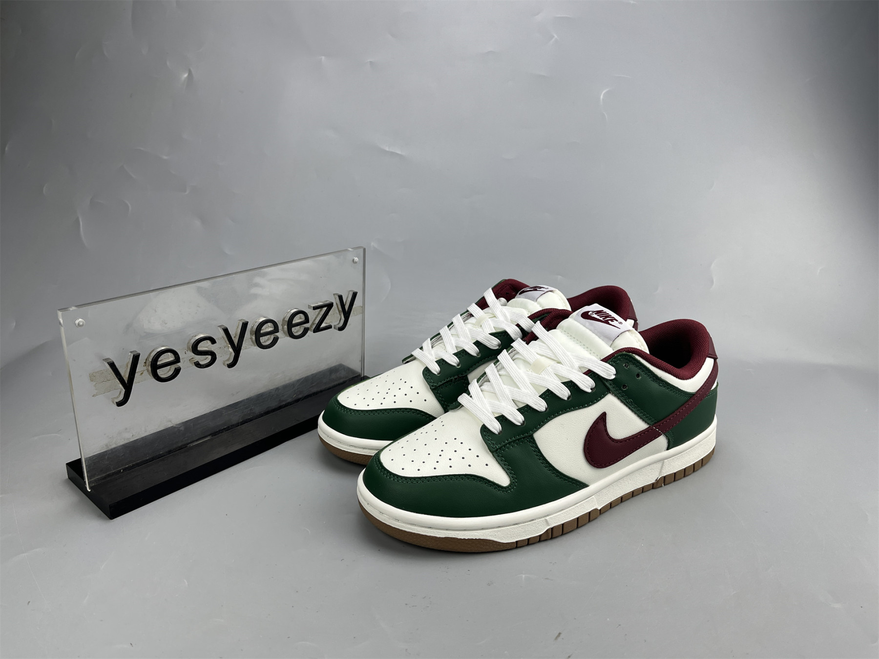 UA NIKE DUNK LOW 
