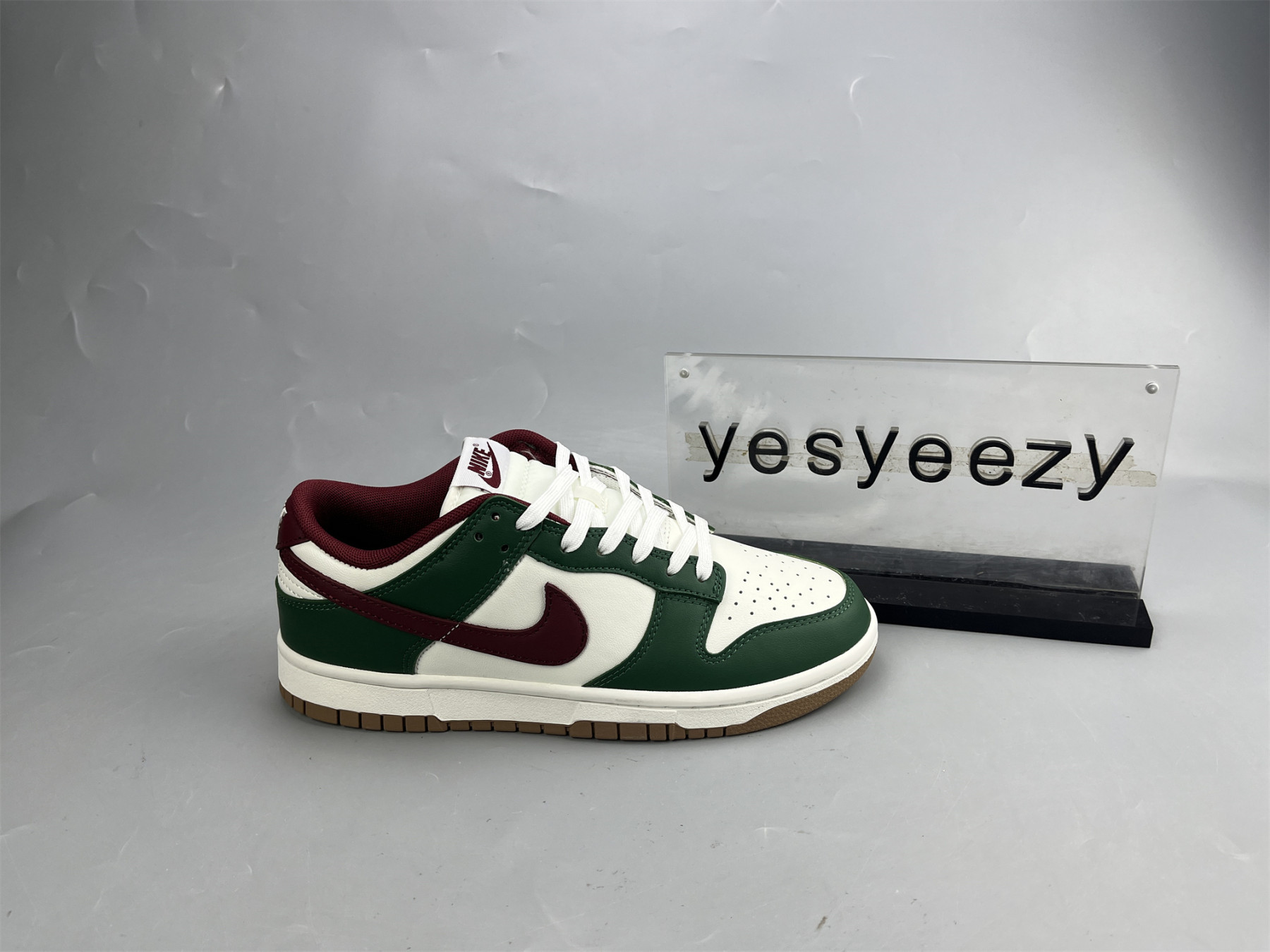 UA NIKE DUNK LOW 