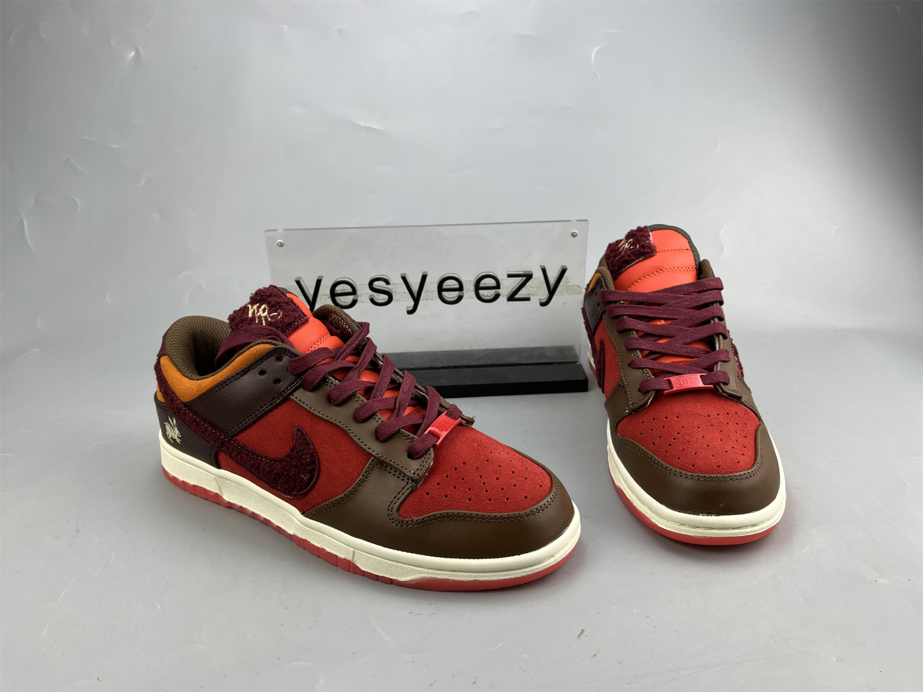 UA NIKE DUNK LOW 