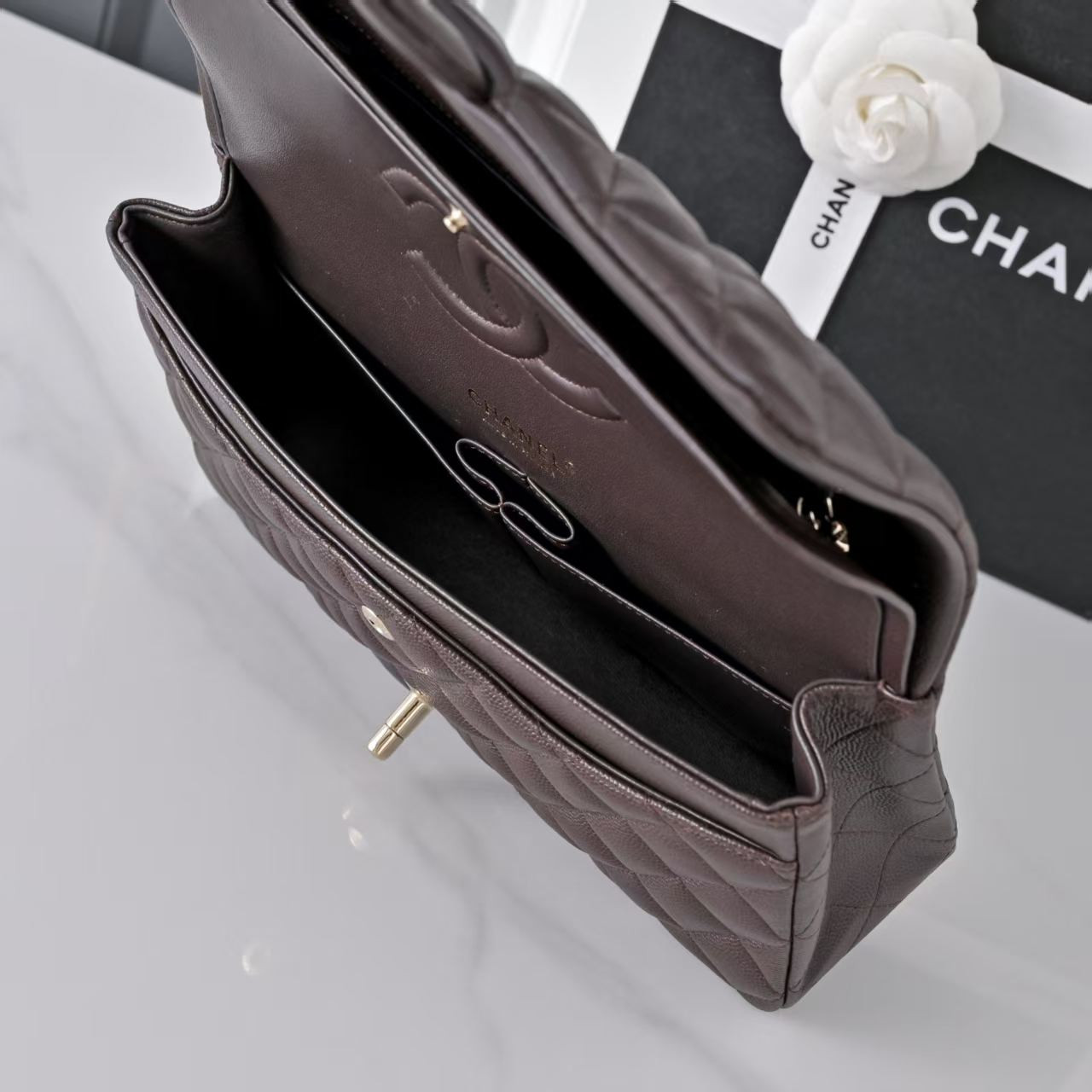 Ch**el classic flap coffee brown light gold hardware a01112 15.5×25.5×6.5cm