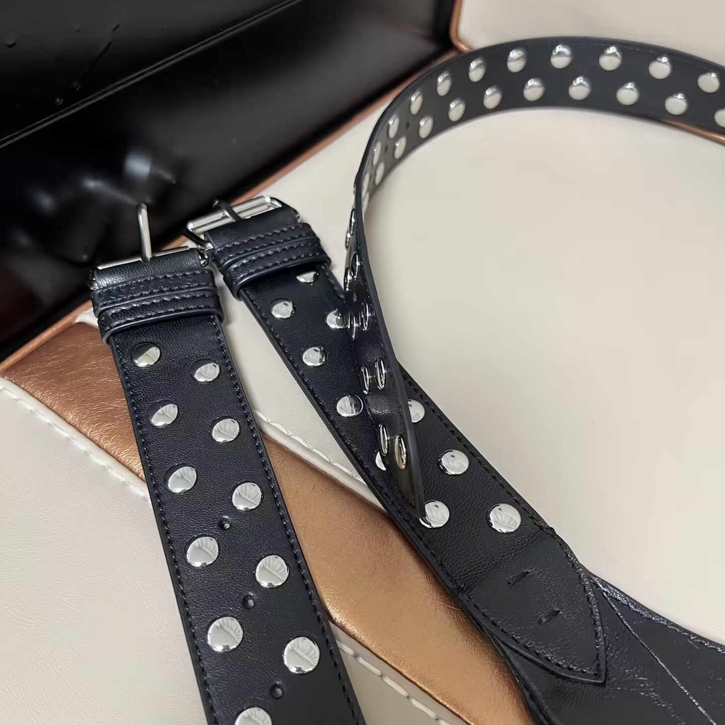 Va1e*ntin0 garavani hoboho nappa leather hobo bag 35x27x4cm