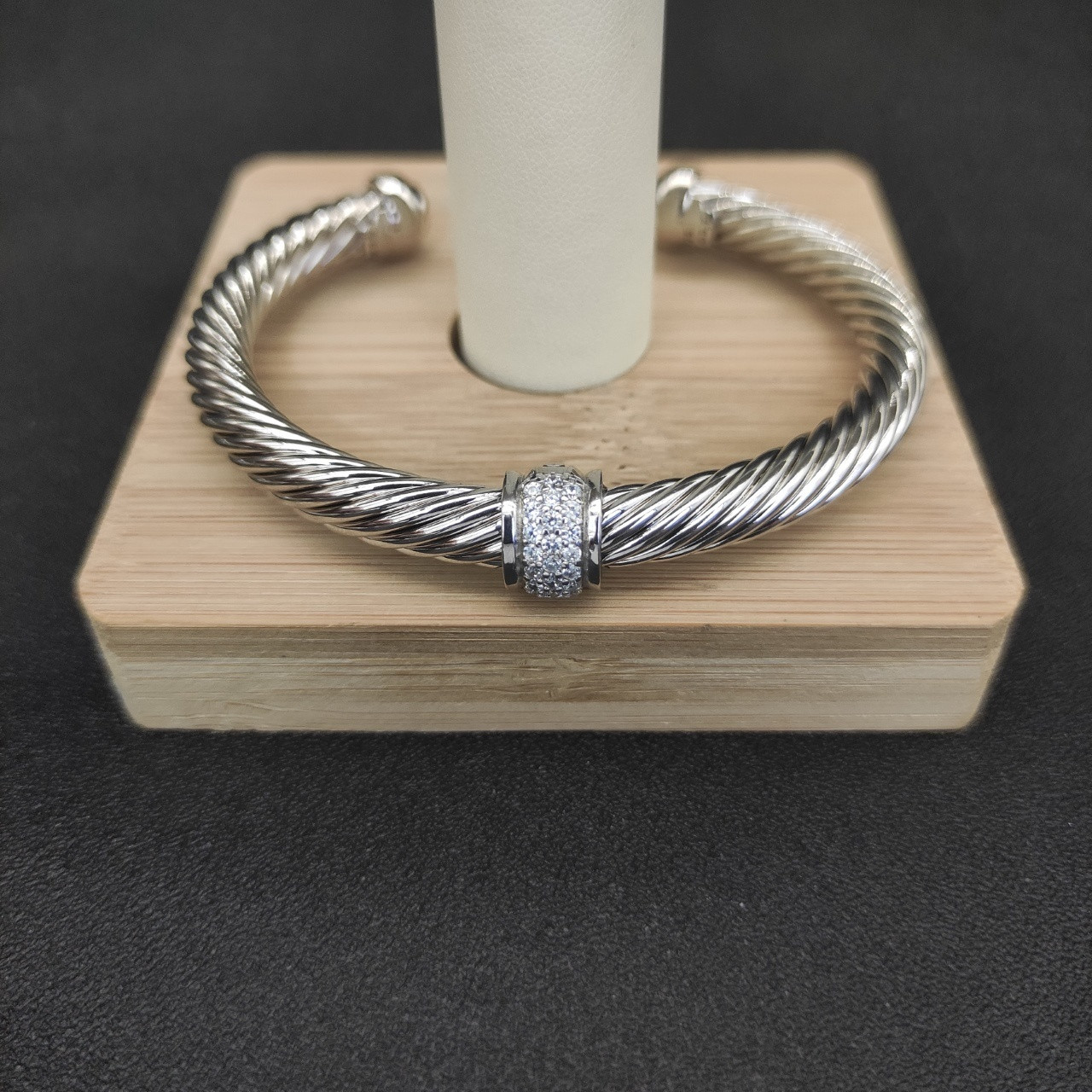 dau1d Yvrm*n 7mm round beads bracelet (wrist circumference 16-20cm)