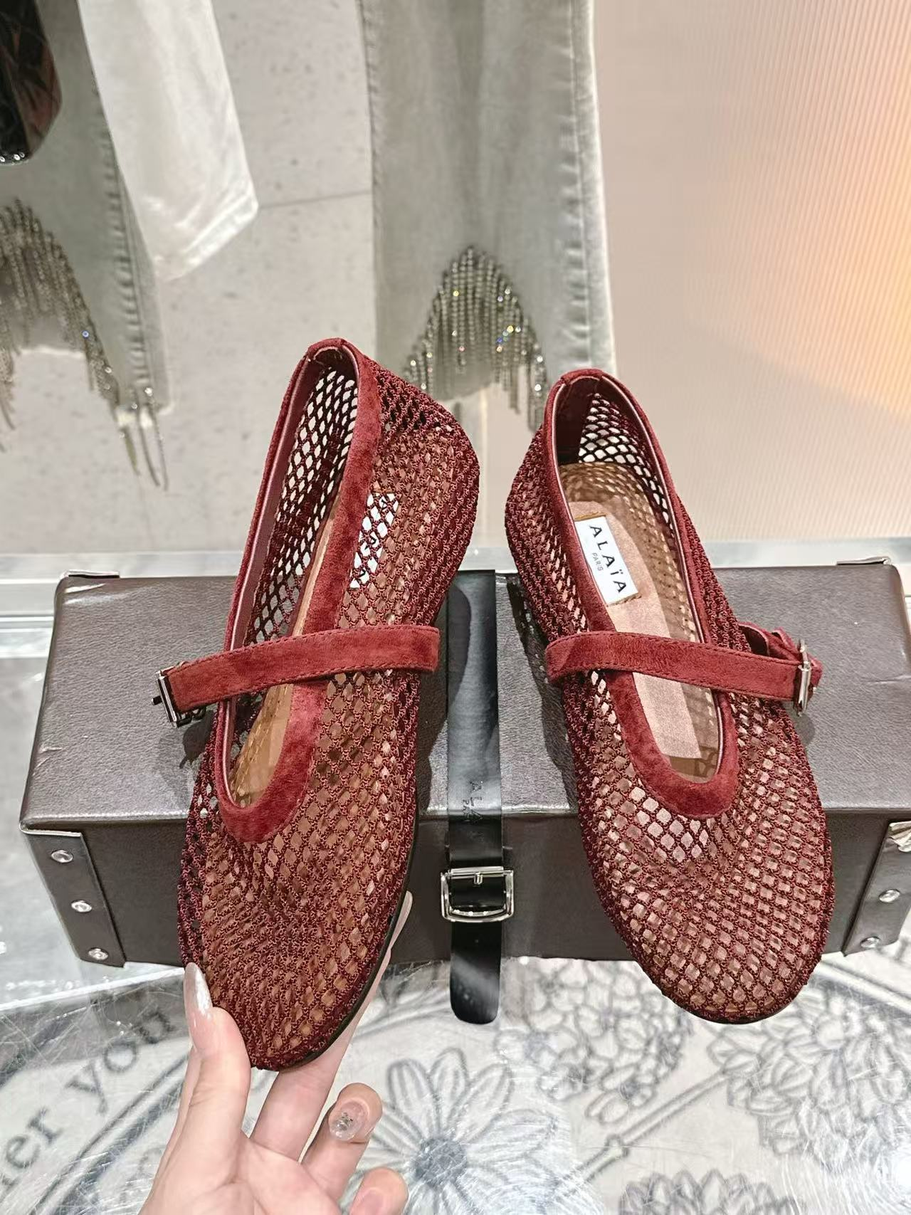 UA A1a1a BALLET FLATS IN FISHNET