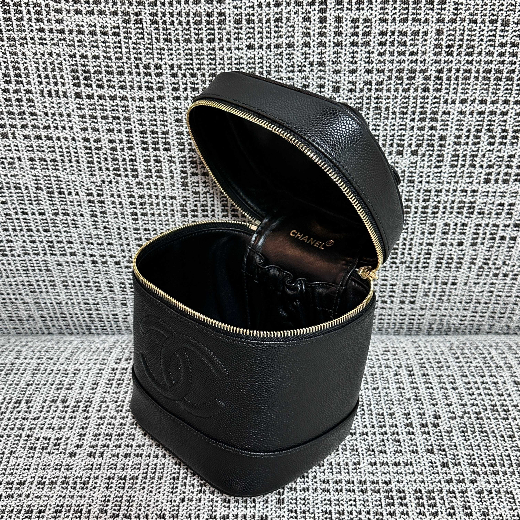 Ch**el vanity bag 17.5x13x17cm