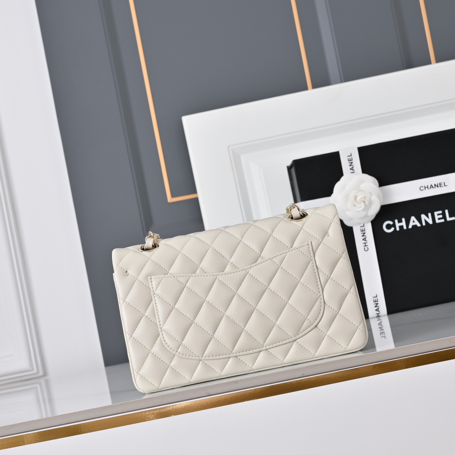Ch**el classic flap handbag milky tea with light gold hardware a01113 23x14.5x6cm