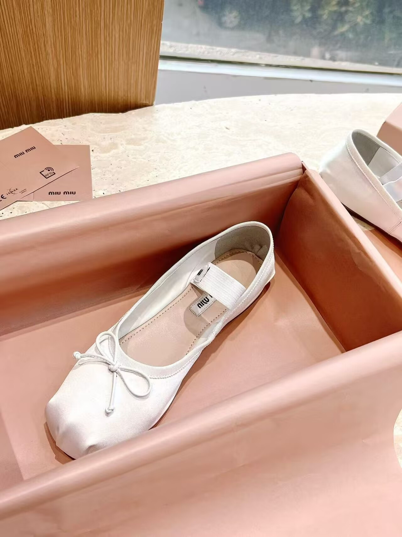 ua M1v M1v satin ballerinas