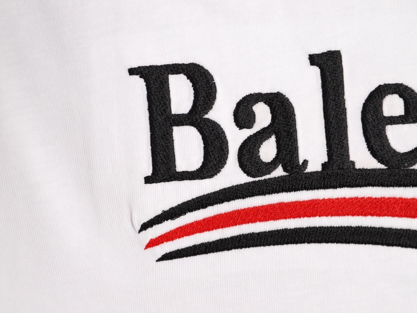 Ba1en*iaga Long-sleeved T-shirt