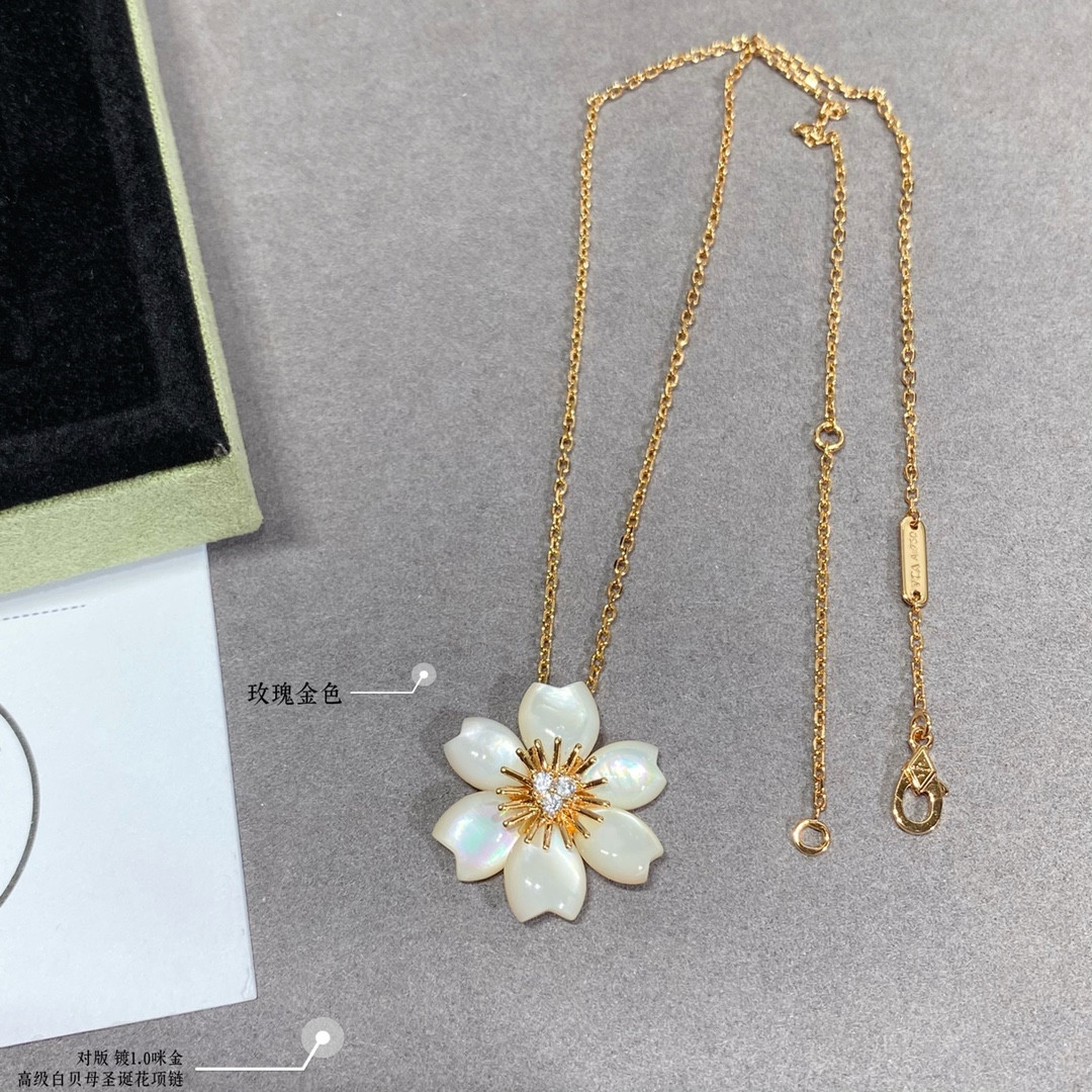 v*n cl**f & arpels preM1vm white fritillary christmas flower necklace