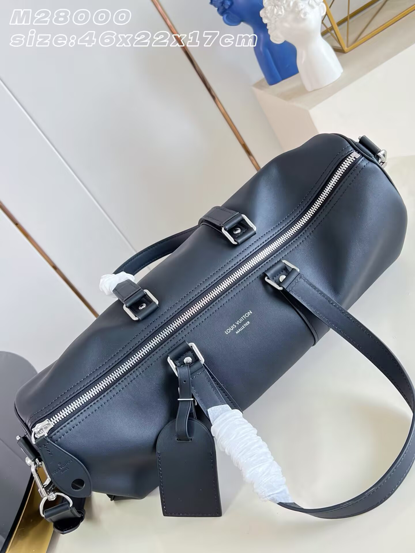 LV Needle Bag M28000 46 x 22 x 17 cm