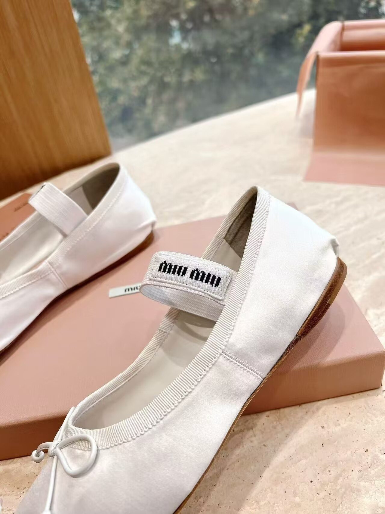 ua M1v M1v satin ballerinas