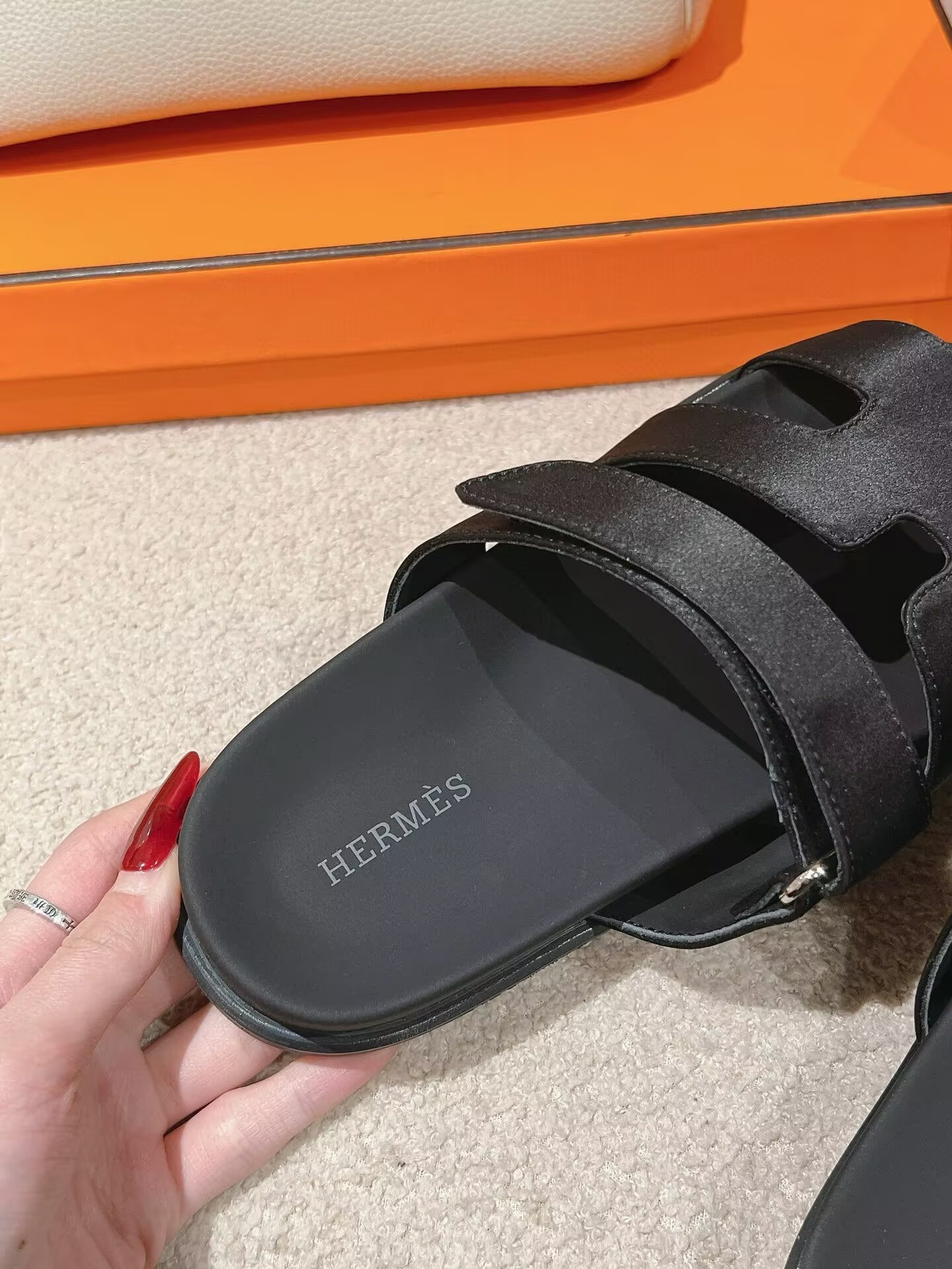 UA H**me5 Chypre Sandal