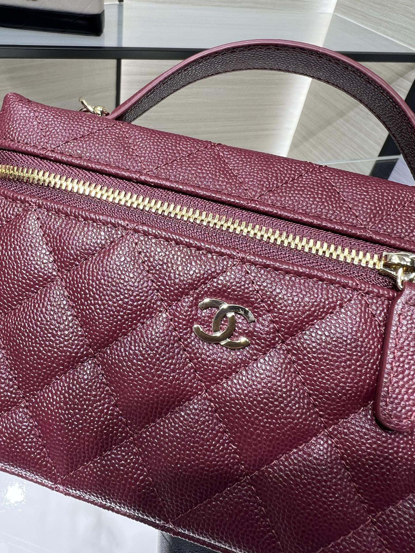 Ch**el classic vanity with chain handbag ap4385 17x19.5x5cm