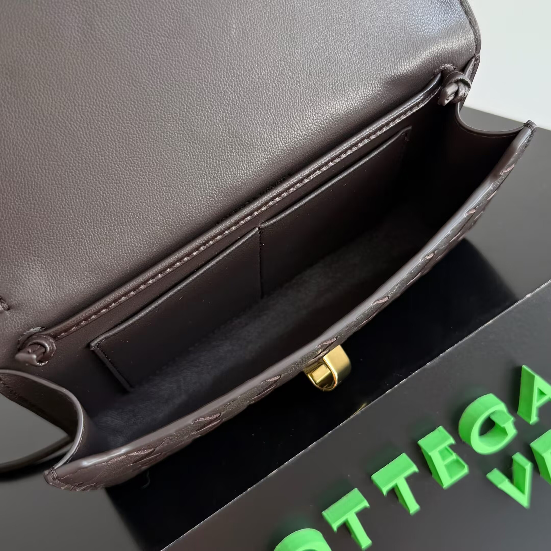 b0tte*a Ven*ta andiamo pouch on strap 19x12.6x2cm