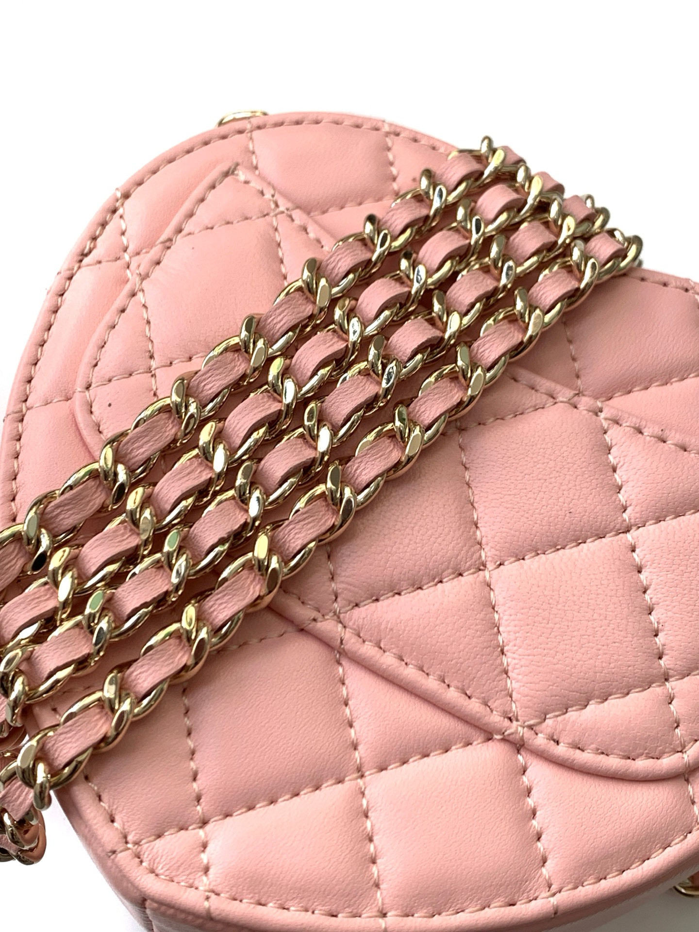 Ch**el mini 22s heart clutch with chain 12x13x5.5cm