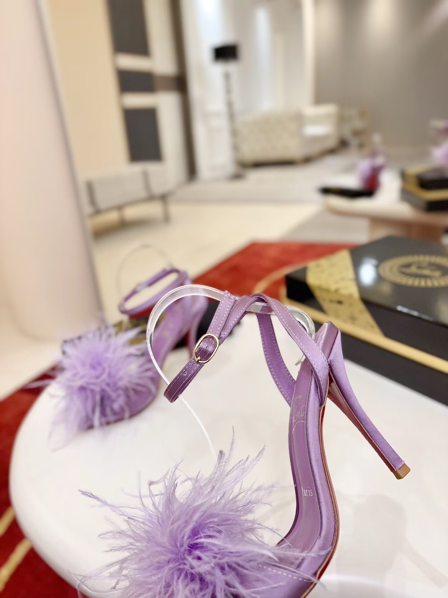 ua Chr1st1an louboutin patapompom sandals