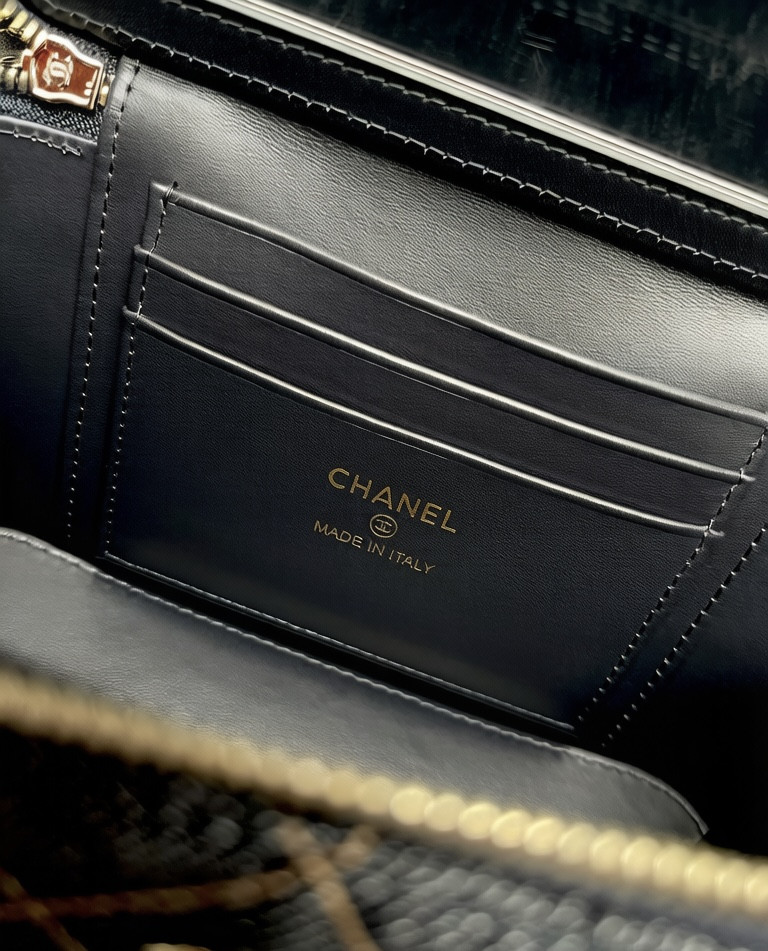 Ch**el clutch with chain 10x16x8cm (light gold buckle)