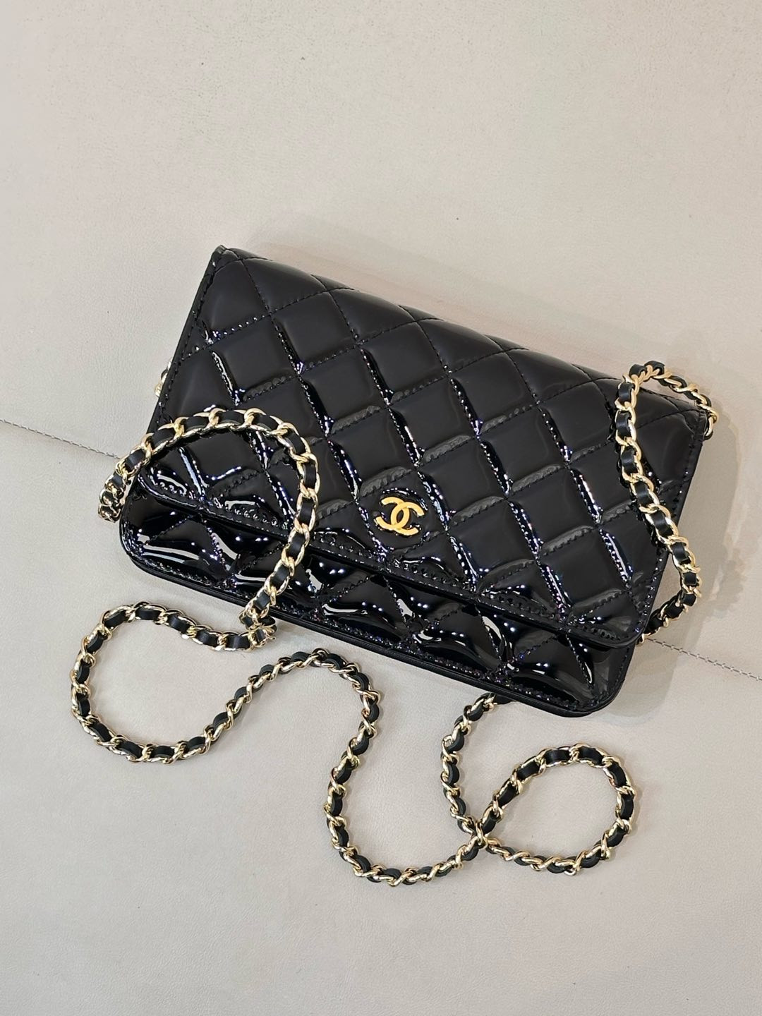 Ch**el woc classic wallet on chain 13x19x3cm