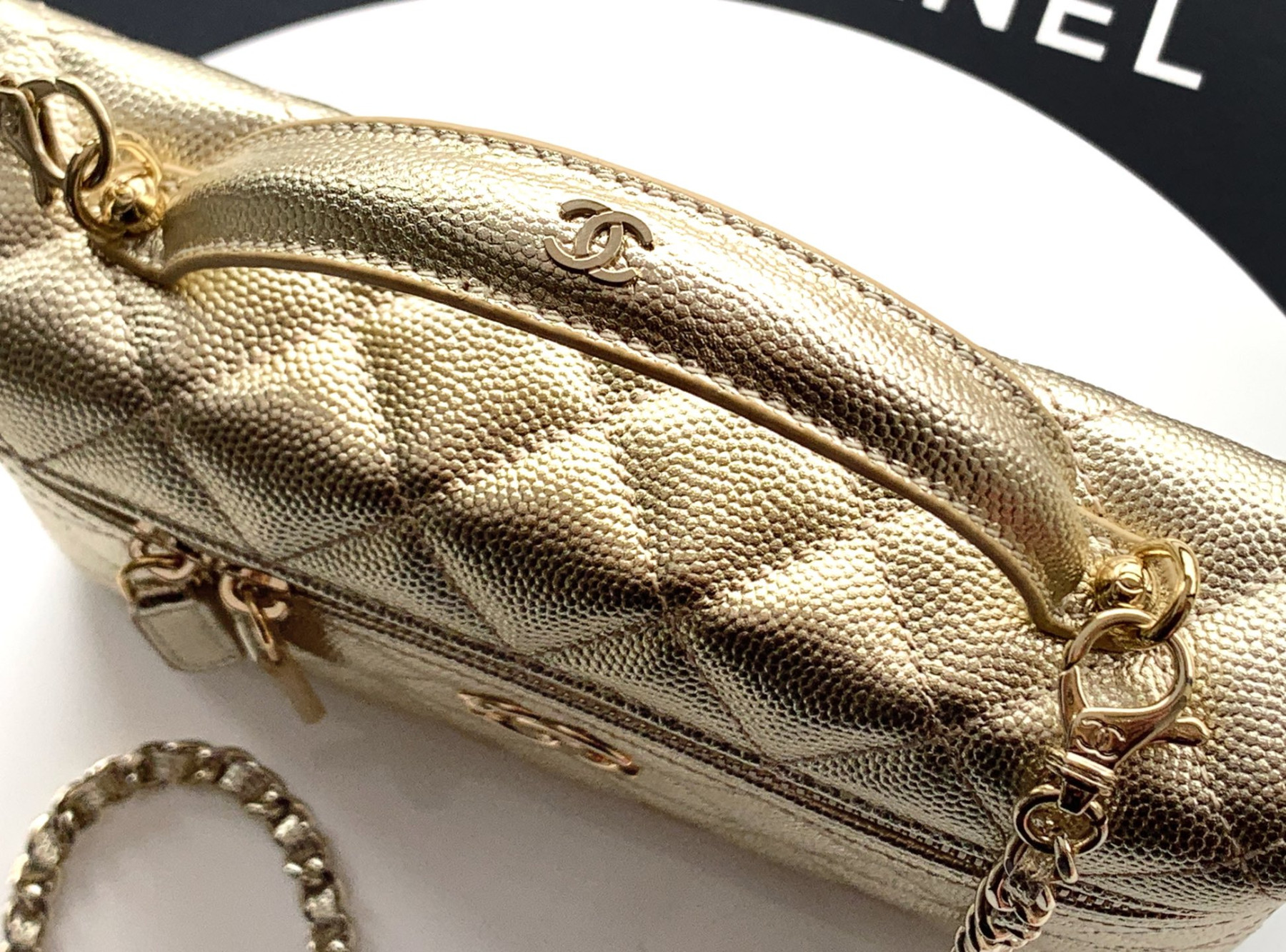 Ch**el long vanity with chain 17×19.5×5cm