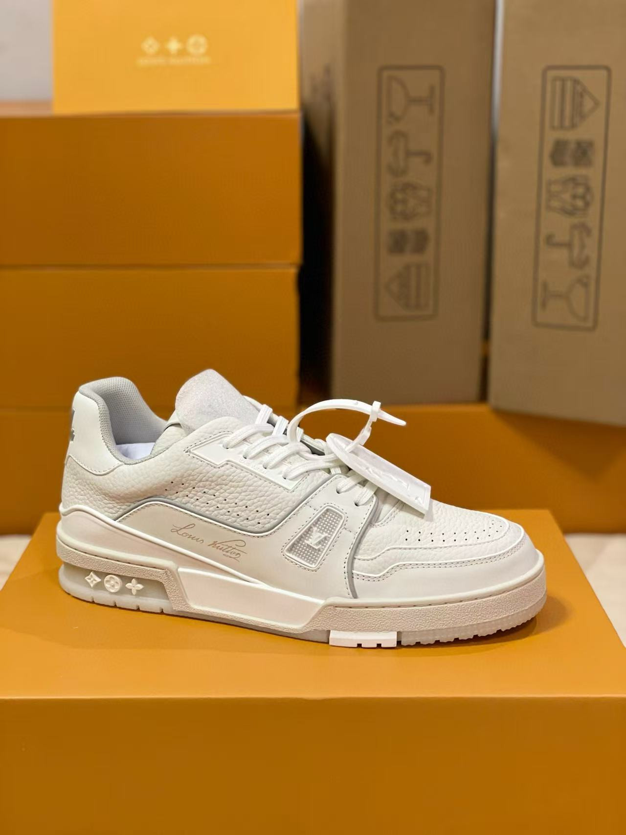 UA LV Trainer Sneaker