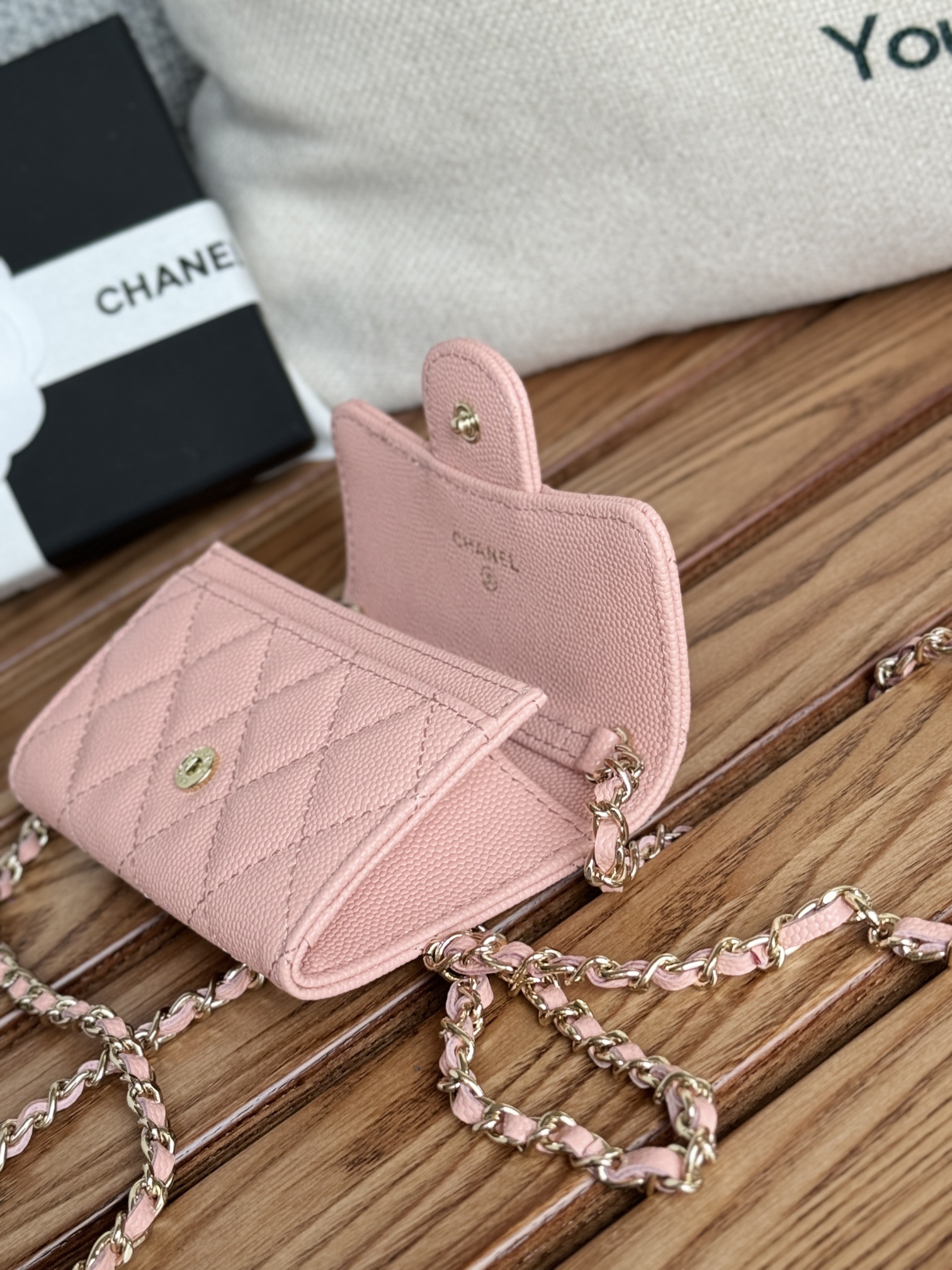 Ch**el wallet on chain 11x7.5x2cm