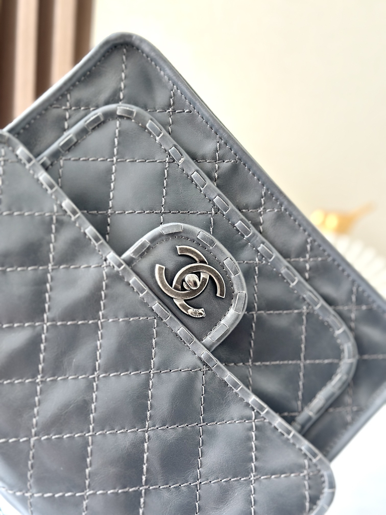 Ch**el vintage flap tofu bag 26x11x23cm