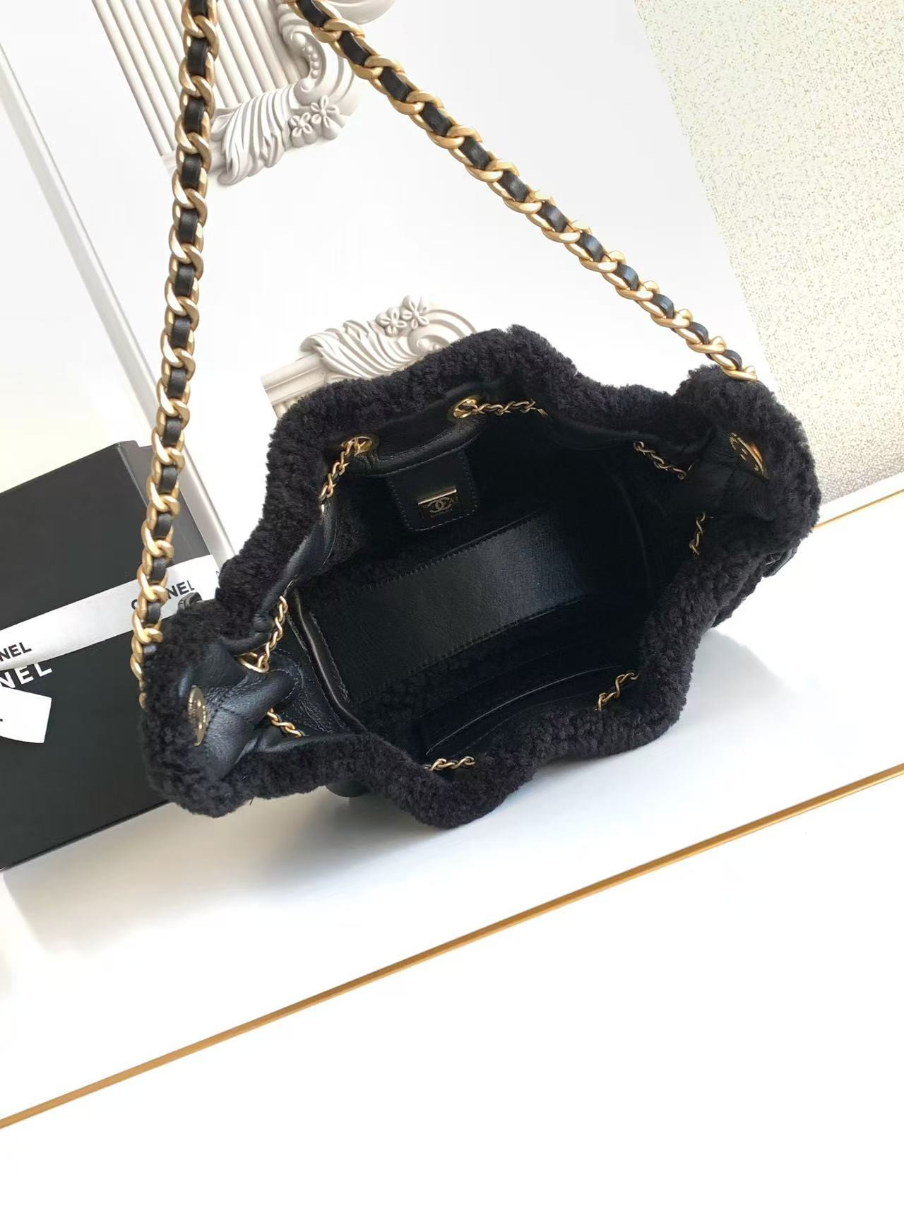 Ch**el 25c bucket bag 20x22x12.5cm