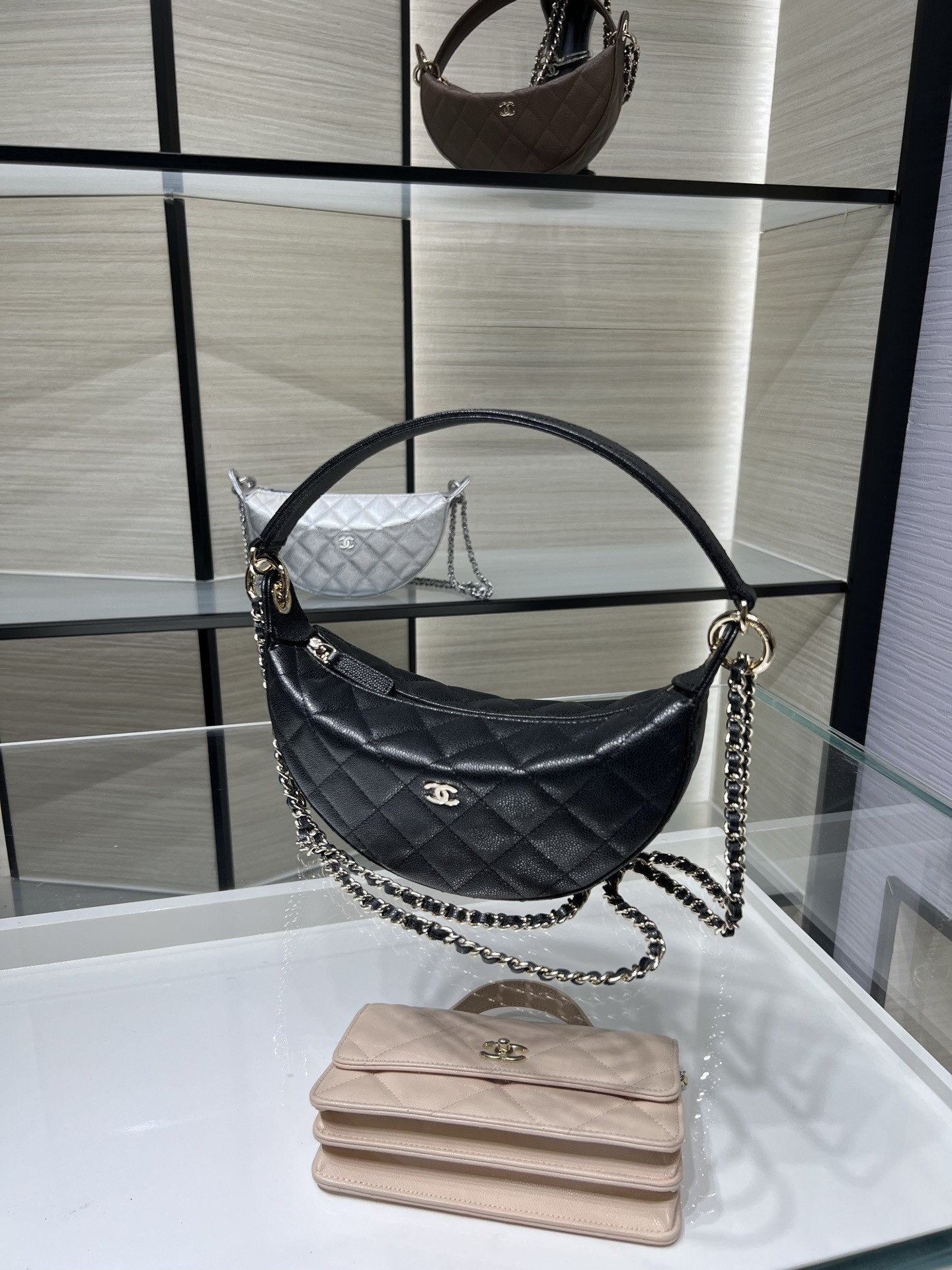 Ch**el clutch with chain light gold hardware ap5094 15x22x6cm