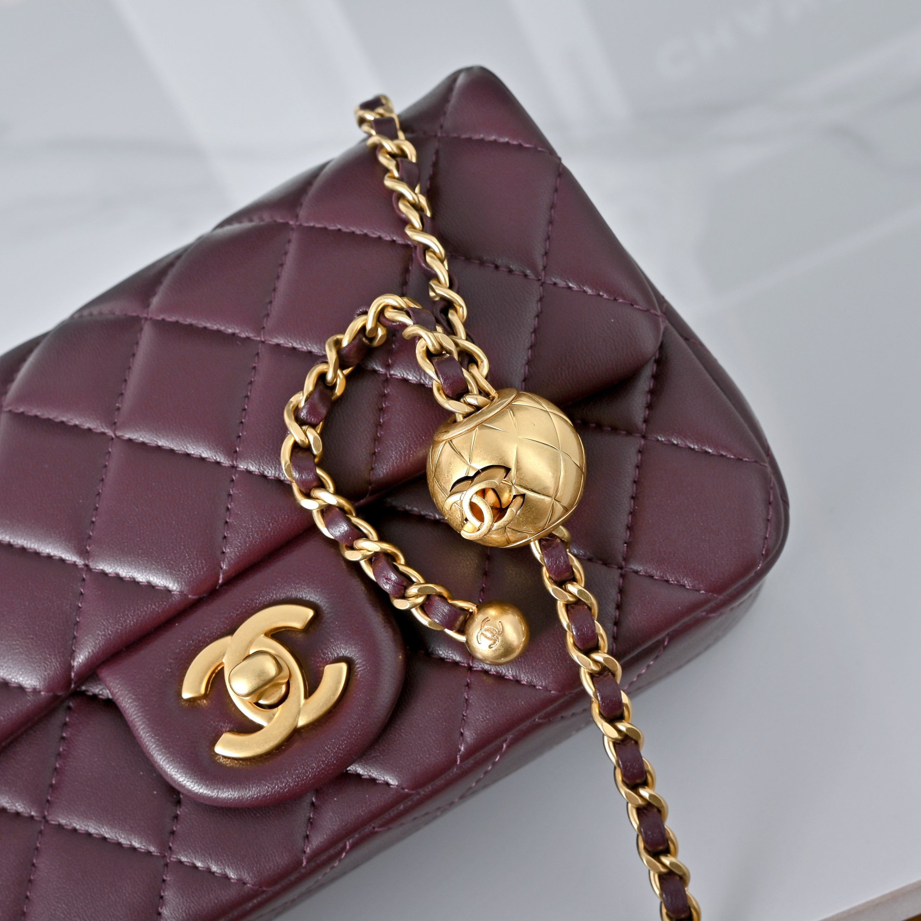 Ch**el flap bag burgundy as1787 20x13x7cm