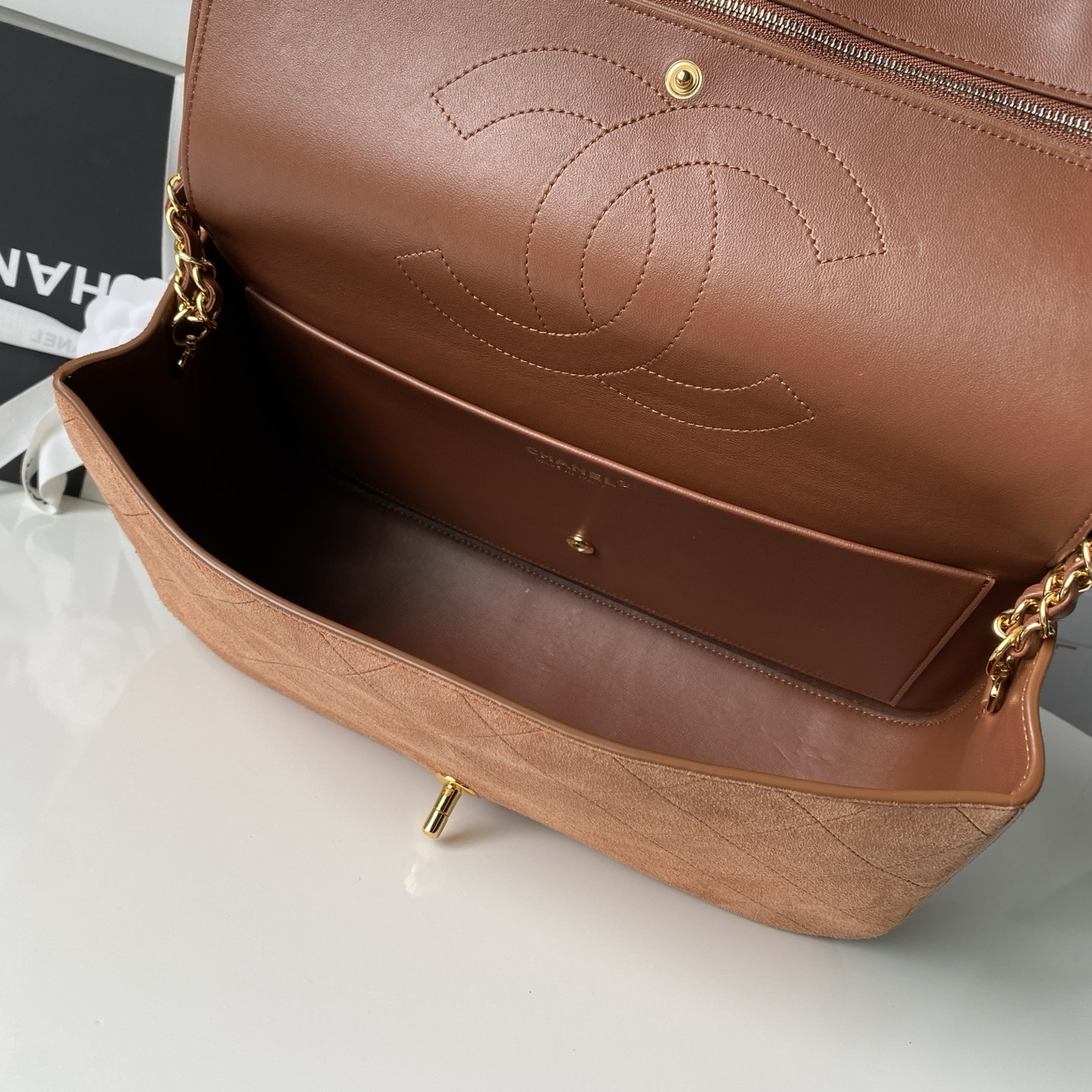 Ch**el maxi flapbag gold hardware as6281 19.5x32x10cm