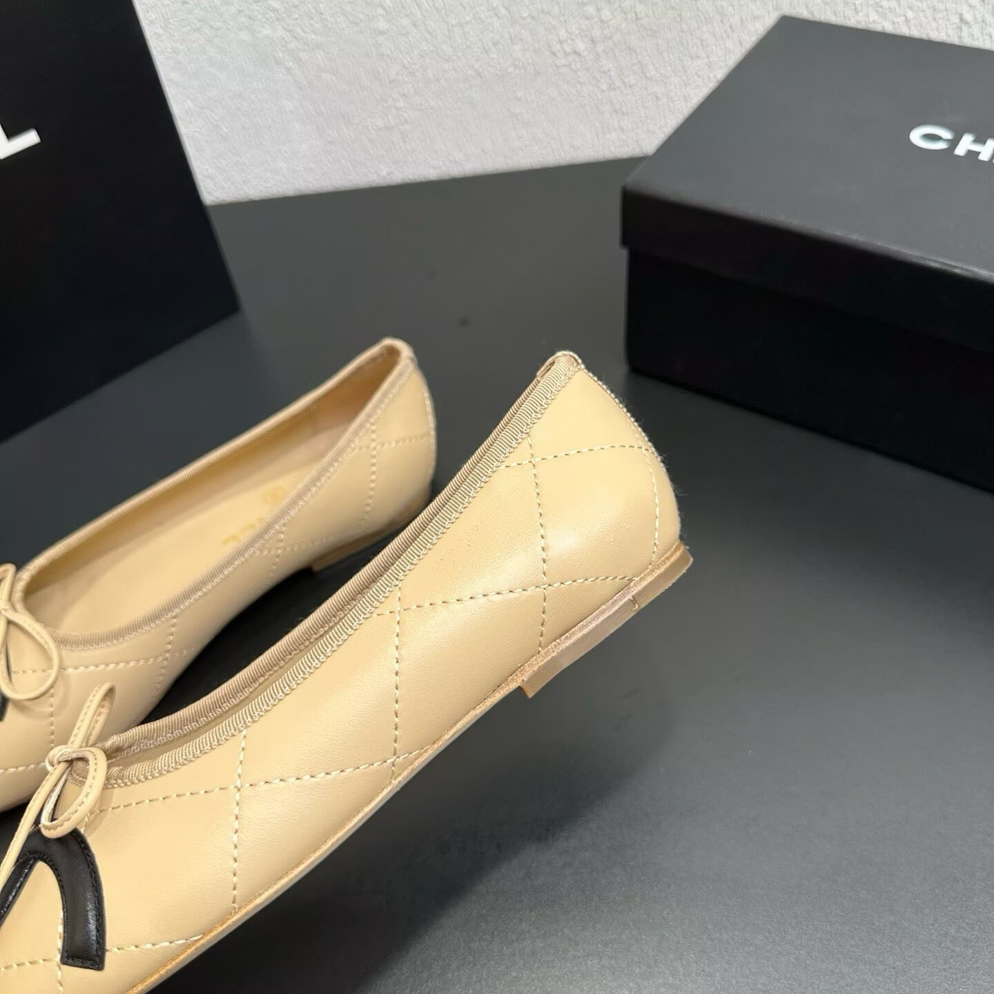 ua Ch**el ballet flat