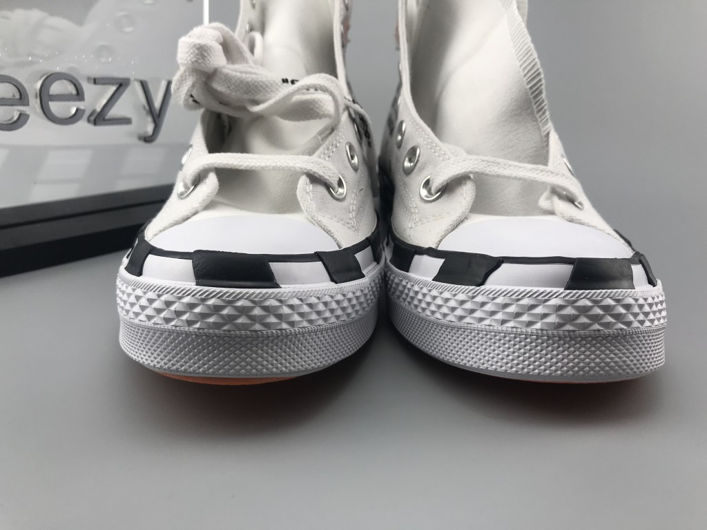 UA OFF WHITE CONVERSE CHUCK 70