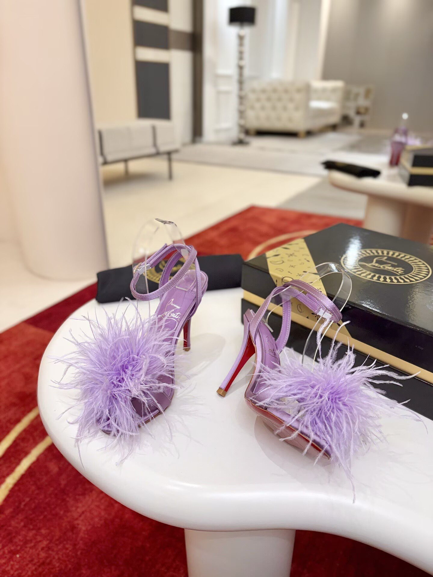 ua Chr1st1an louboutin patapompom sandals