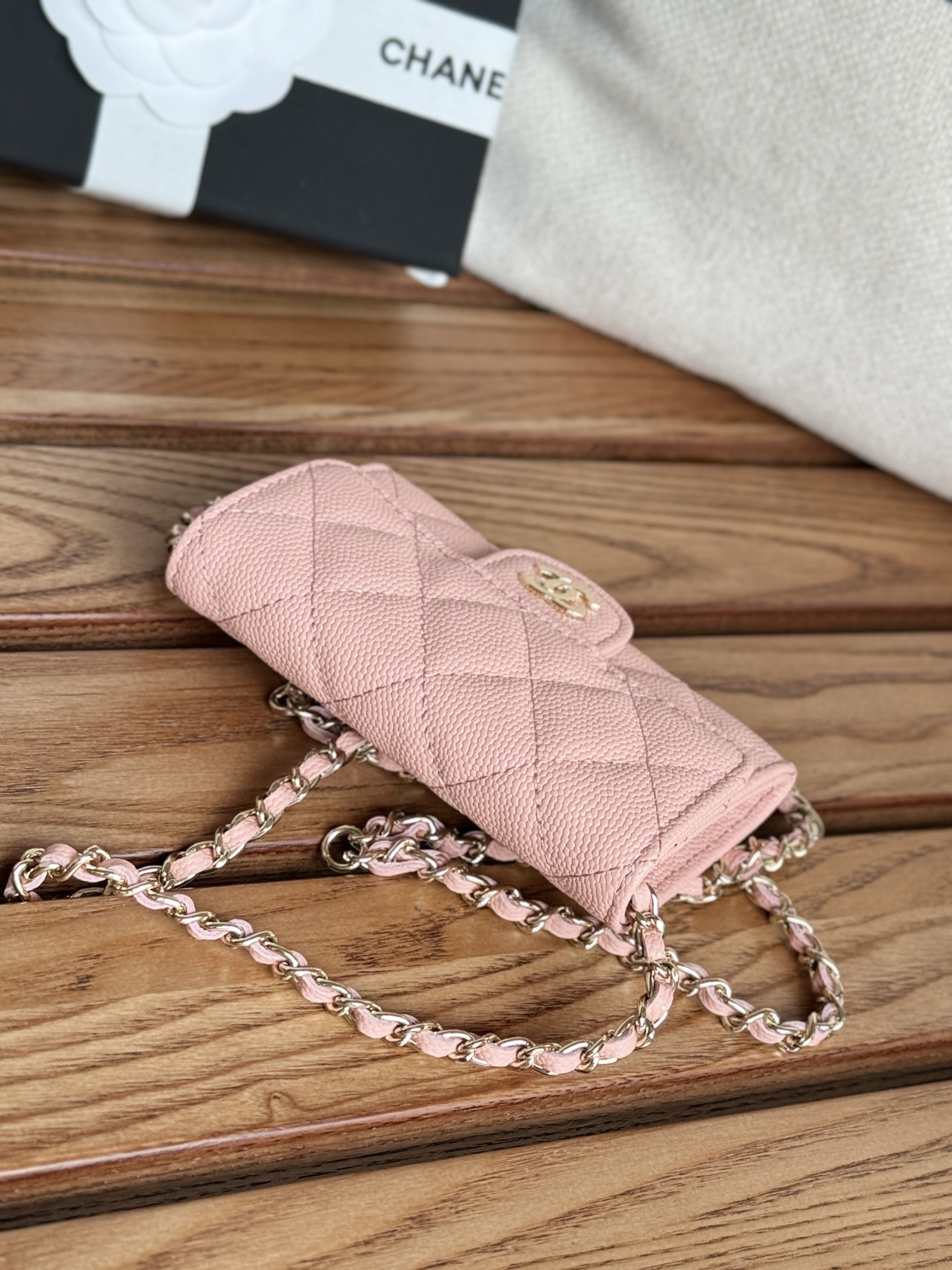 Ch**el wallet on chain 11x7.5x2cm