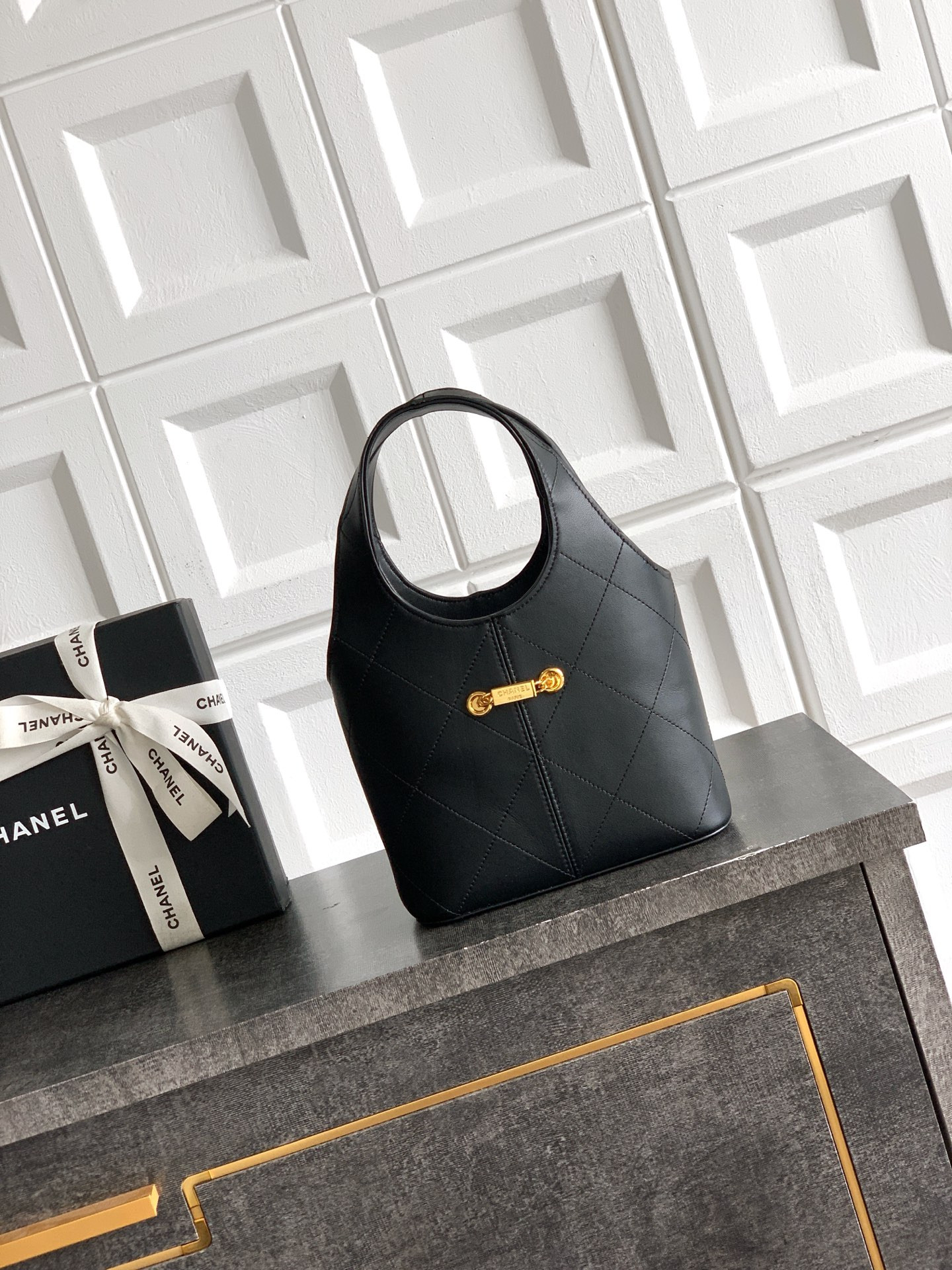 Ch**el small shopping bag 27.5x21x10cm