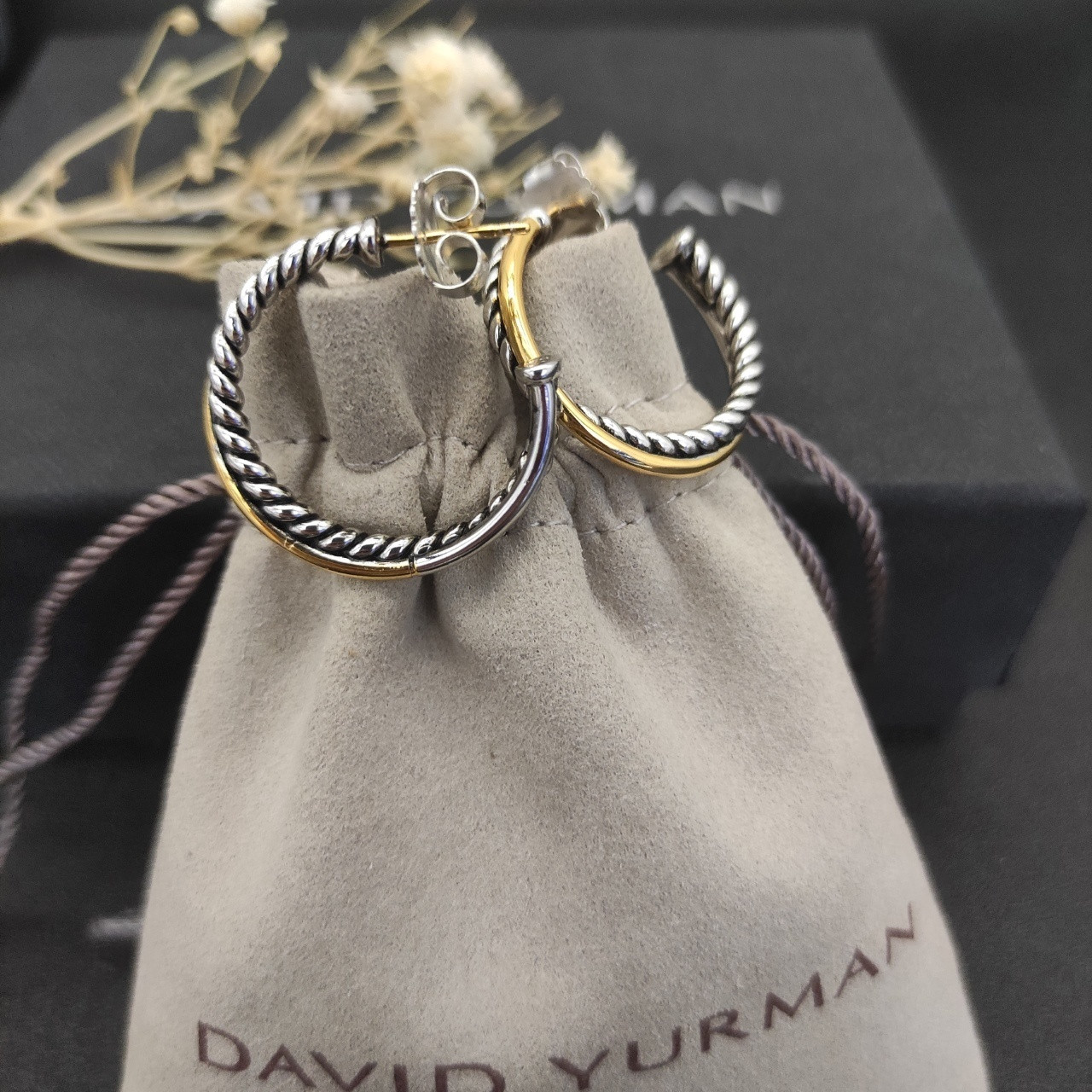 dau1d Yvrm*n lemniscate earrings(inner diameter about 2cm)