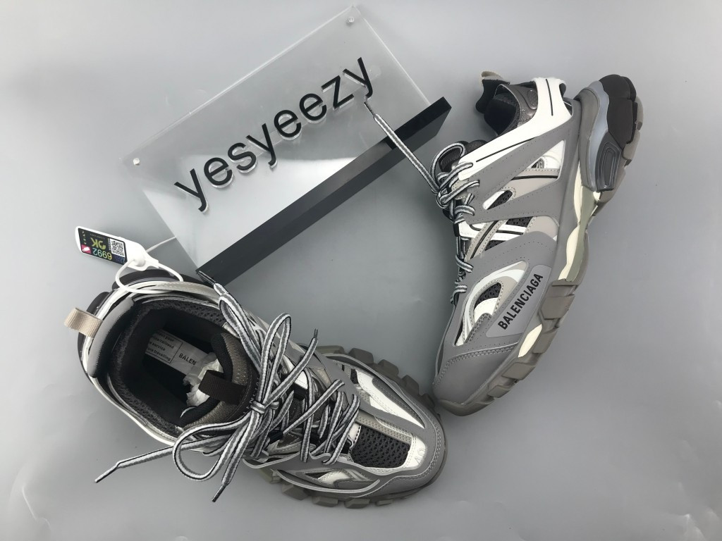 UA TRACK TRAINERS IN GREY AND WHITE MESH AND NYLON