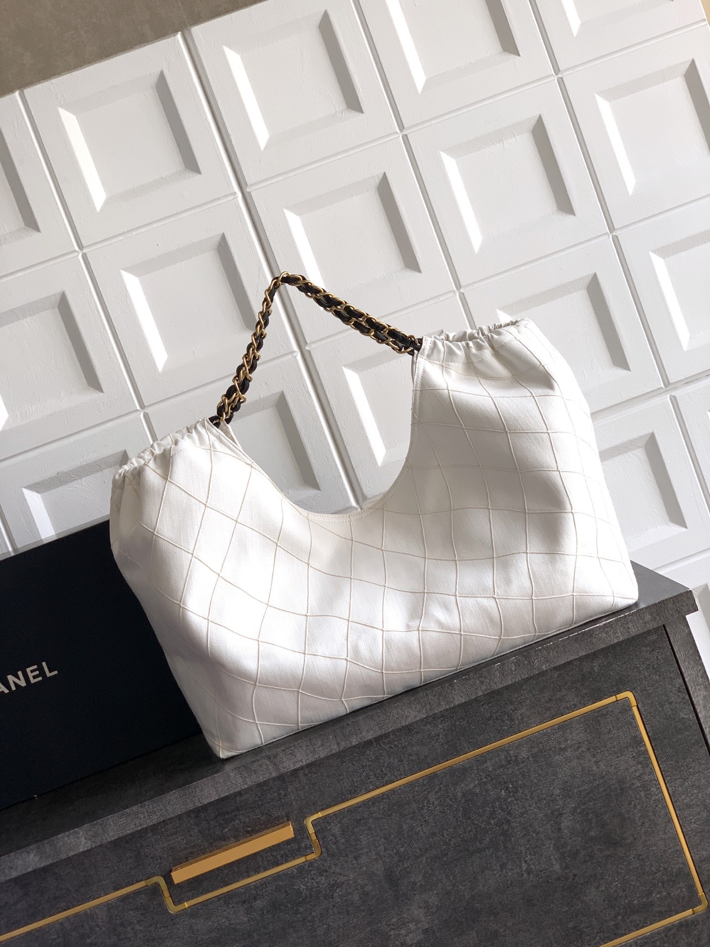Ch**el small shopping bag as6191 20x43x17cm