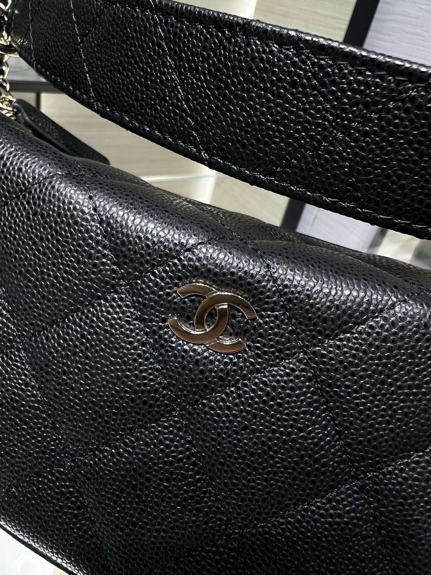 Ch**el clutch with chain light gold hardware ap5094 15x22x6cm