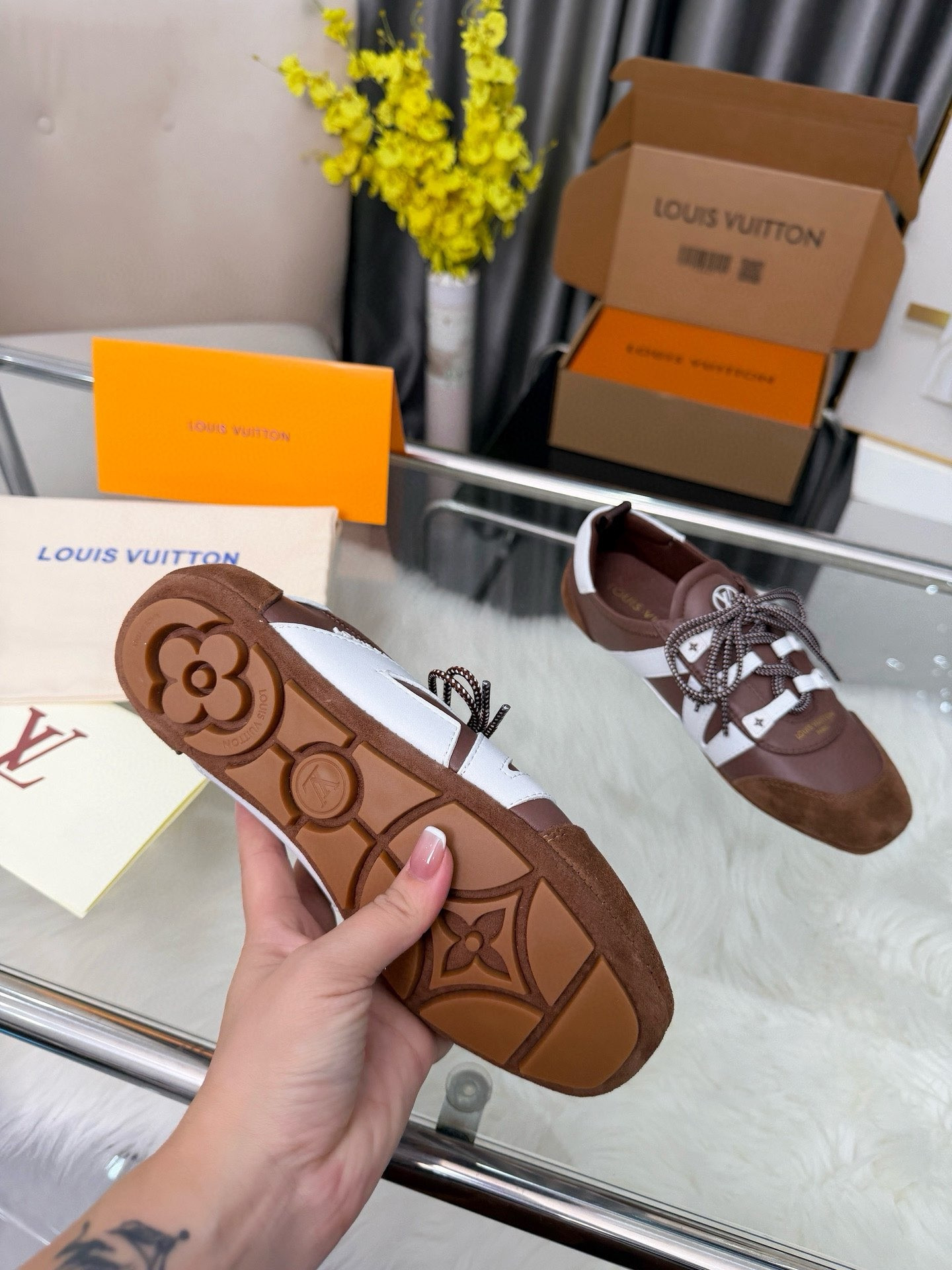 UA LV Sneaker