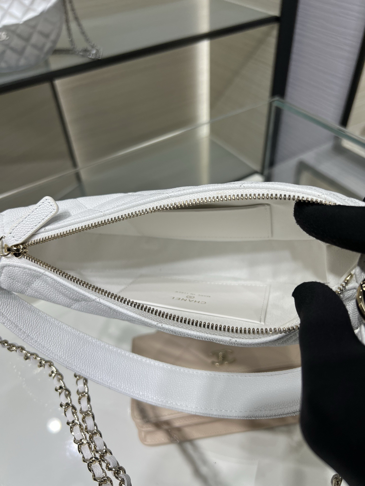 Ch**el clutch with chain light gold hardware ap5094 15x22x6cm